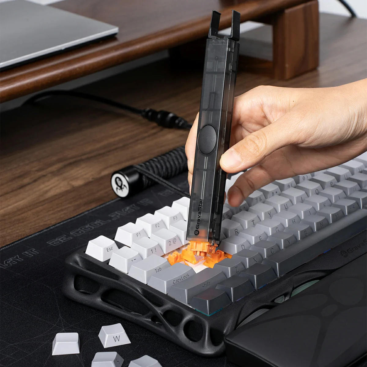 GravaStar Keycap & Switch 2-In-1 Puller(US Only) - Image 4